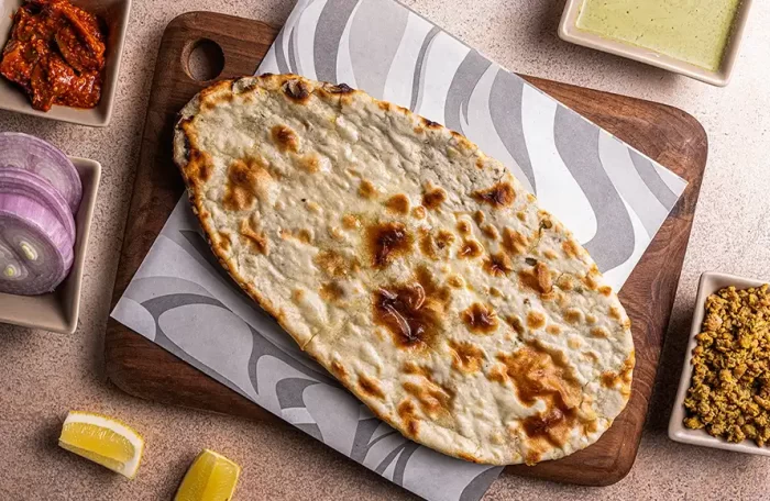 GOSHT KEEMA NAN/KULCHA