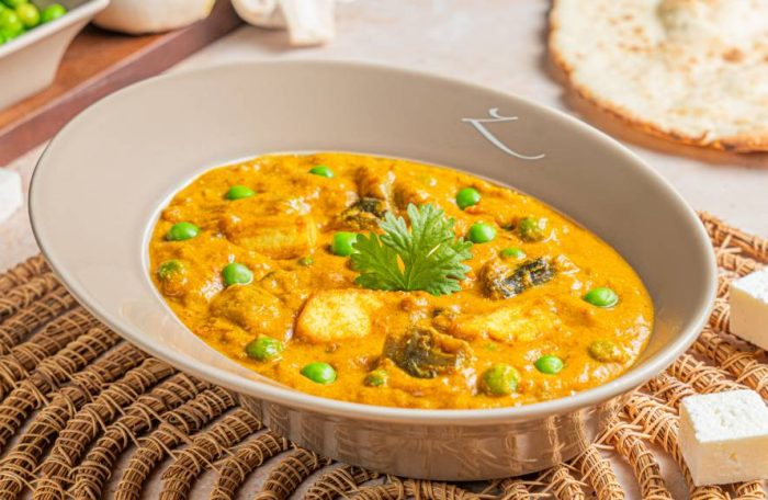 DHINGRI MUTTER PANEER
