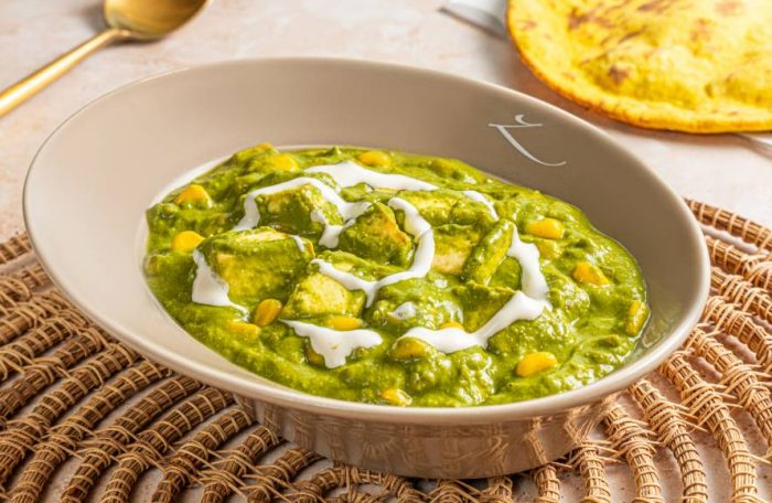 PALAK PANEER MAKKI
